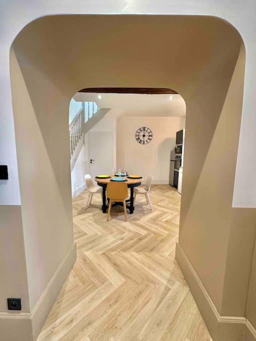 La Maison Des Cours - Wifi - Centre Ville Moulins  Zewnętrze zdjęcie