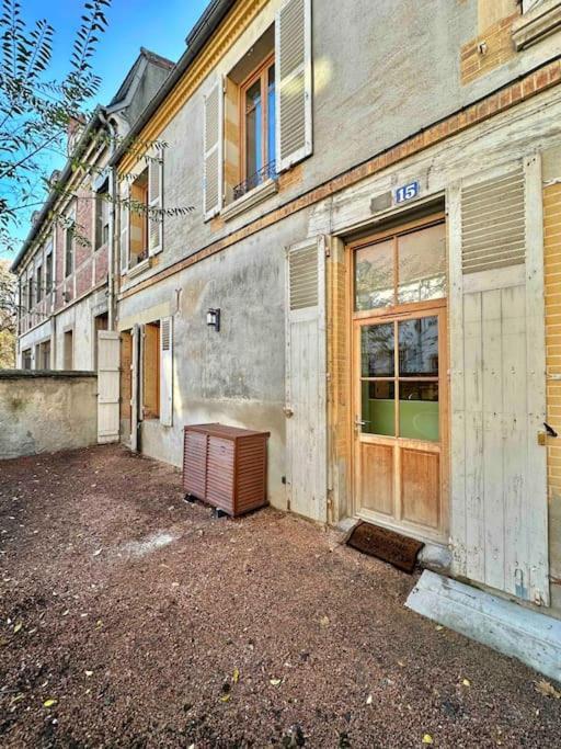 La Maison Des Cours - Wifi - Centre Ville Moulins  Zewnętrze zdjęcie
