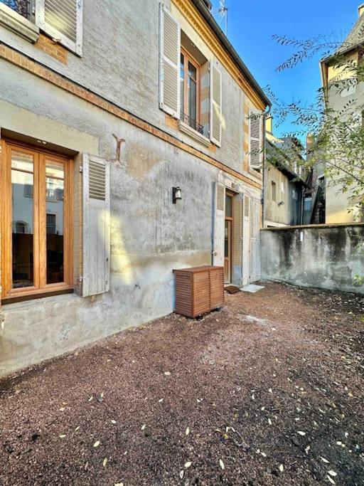 La Maison Des Cours - Wifi - Centre Ville Moulins  Zewnętrze zdjęcie