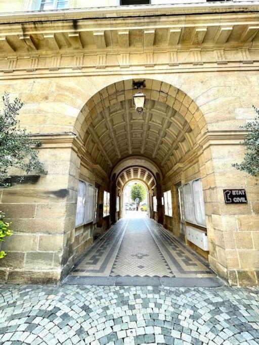 La Maison Des Cours - Wifi - Centre Ville Moulins  Zewnętrze zdjęcie